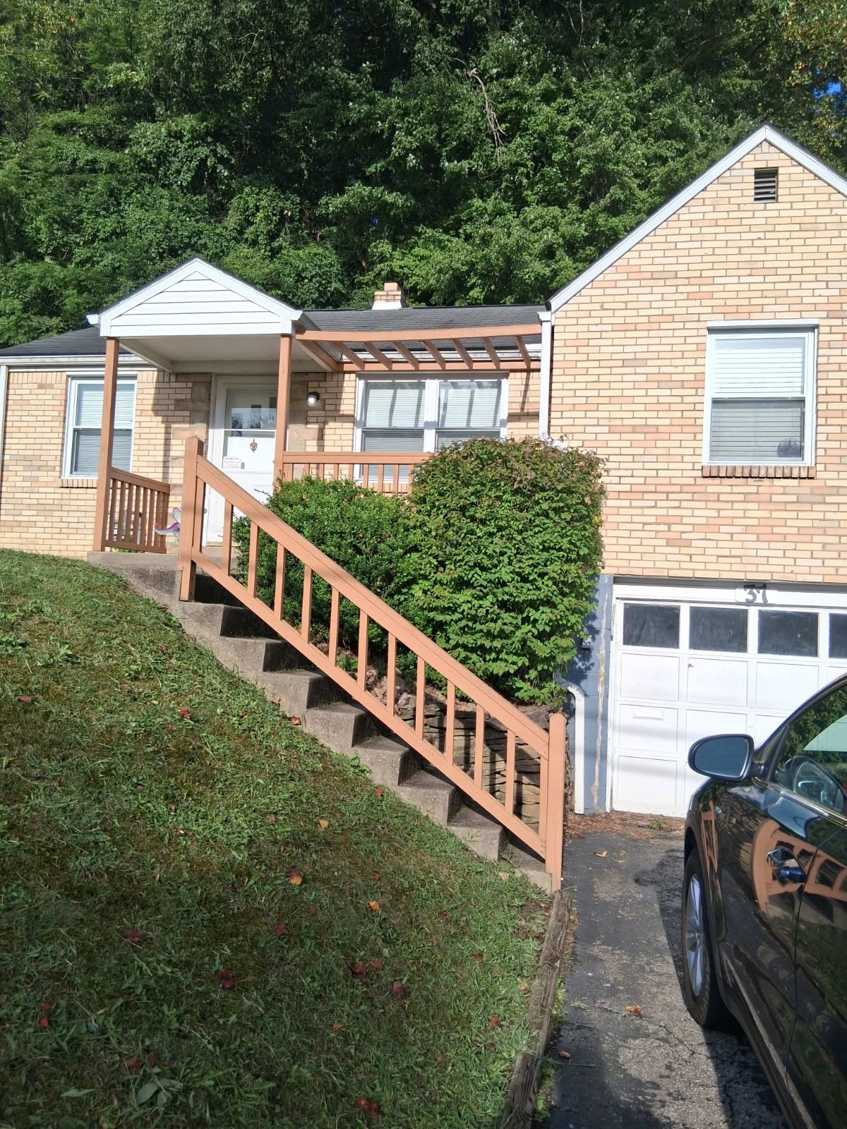 Exterior property maintenance photo